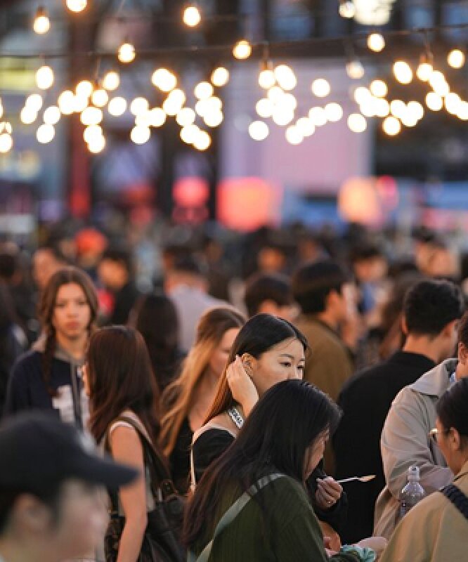 KOOM Pop-ups booths and crowd